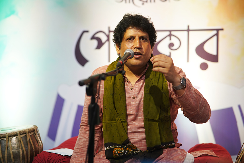 বক্তব্য প্রদান করছেন তবলা শিল্পী সরূপ হুসাইন, সহকরী অধ্যাপক, সংগীত বিভাগ, ঢাকা বিশ্ববিদ্যালয়